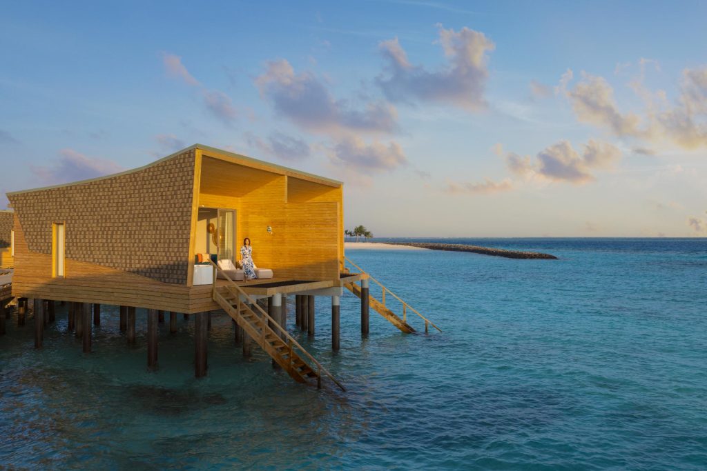 10-cmlm-overwater-sunrise-villa-with-jacuzzi-model