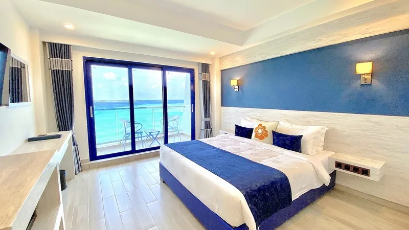 Deluxe Double Room Seaview with Balcony3