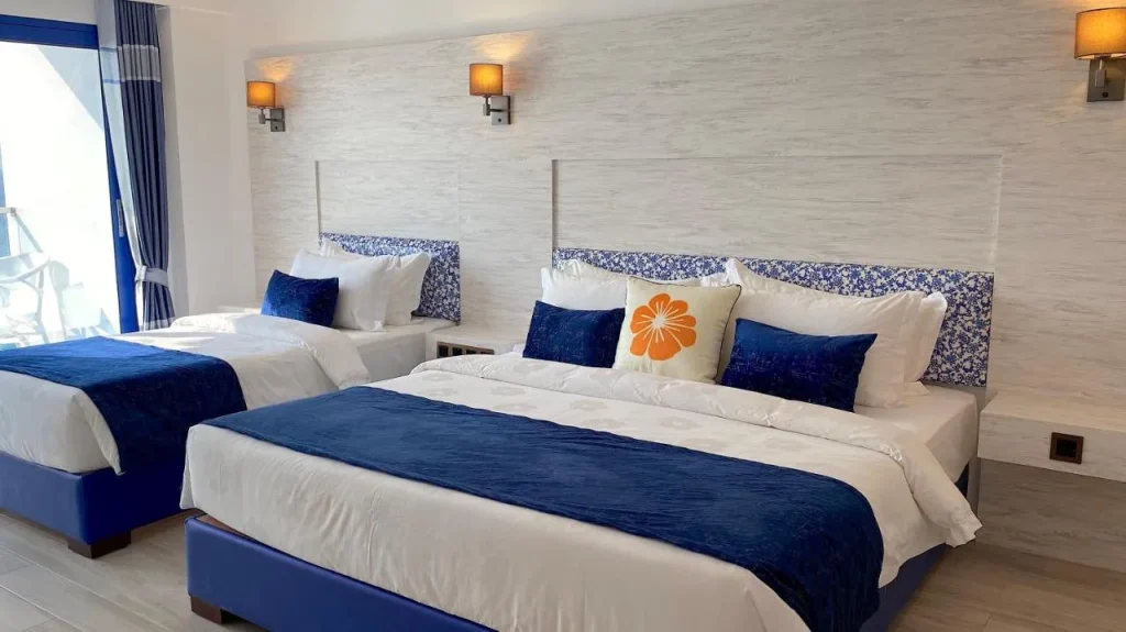 Deluxe Family Room Seaview with Balcony 4