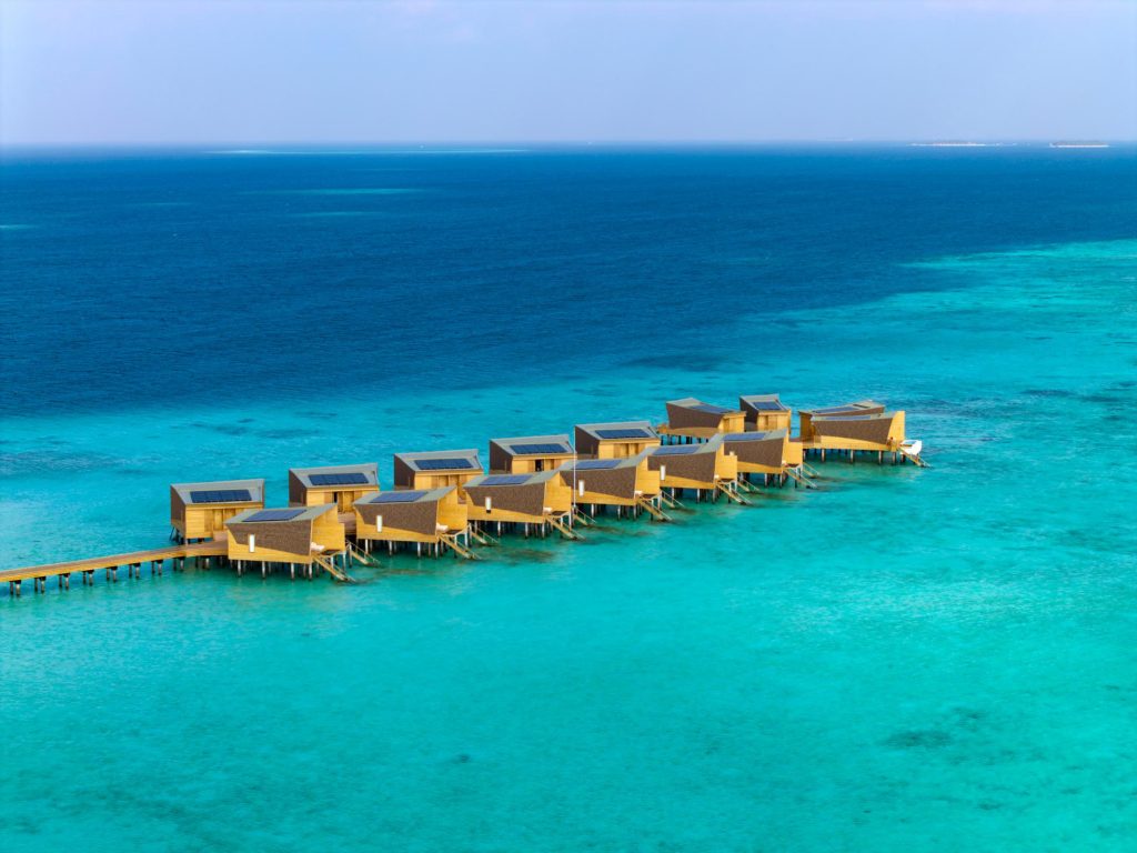 cmlm-overwater-villas-sunrise-side